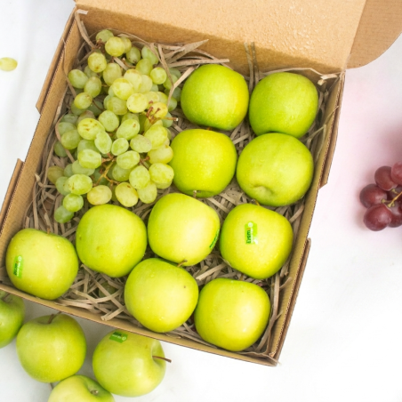 Fresh Fruit Gift Box Delivery Sri Lanka | Green Apple & Grapes Box — Imogifts